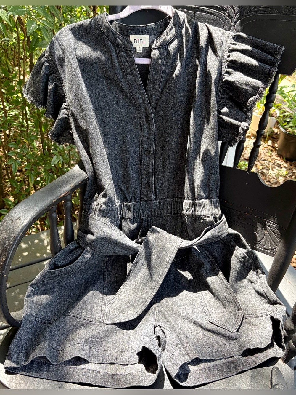 EUC! BiBi Washed Black Denim Ruffle Sleeves Romper- Women’s Size Small
